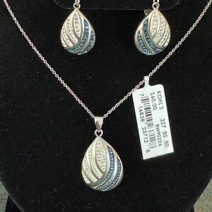 Silver and Blue Teardrop Necklace Set